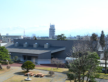 富山高校 百周年記念館