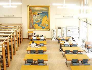 富山高校 図書館